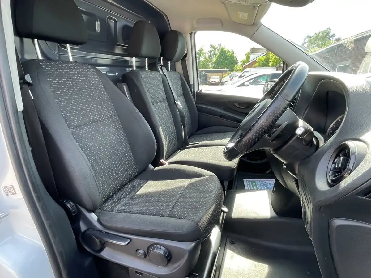 2021-mercedes-benz-vito-20cdi-114-progressive-l2-134bhpeu6dt-panel-1749cc-9g-tronic-big-15