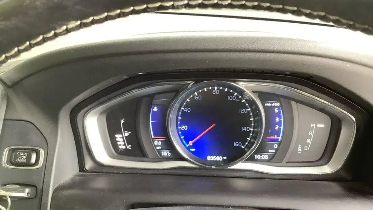 2015-volvo-xc60-24td-d4-r-design-lux-190bhp-nav-ss-geartronic-big-12