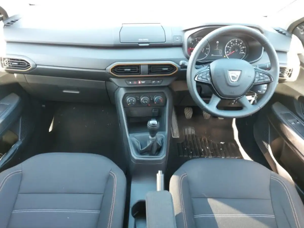 2022-dacia-sandero-stepway-10-tce-essential-90bhp-big-2