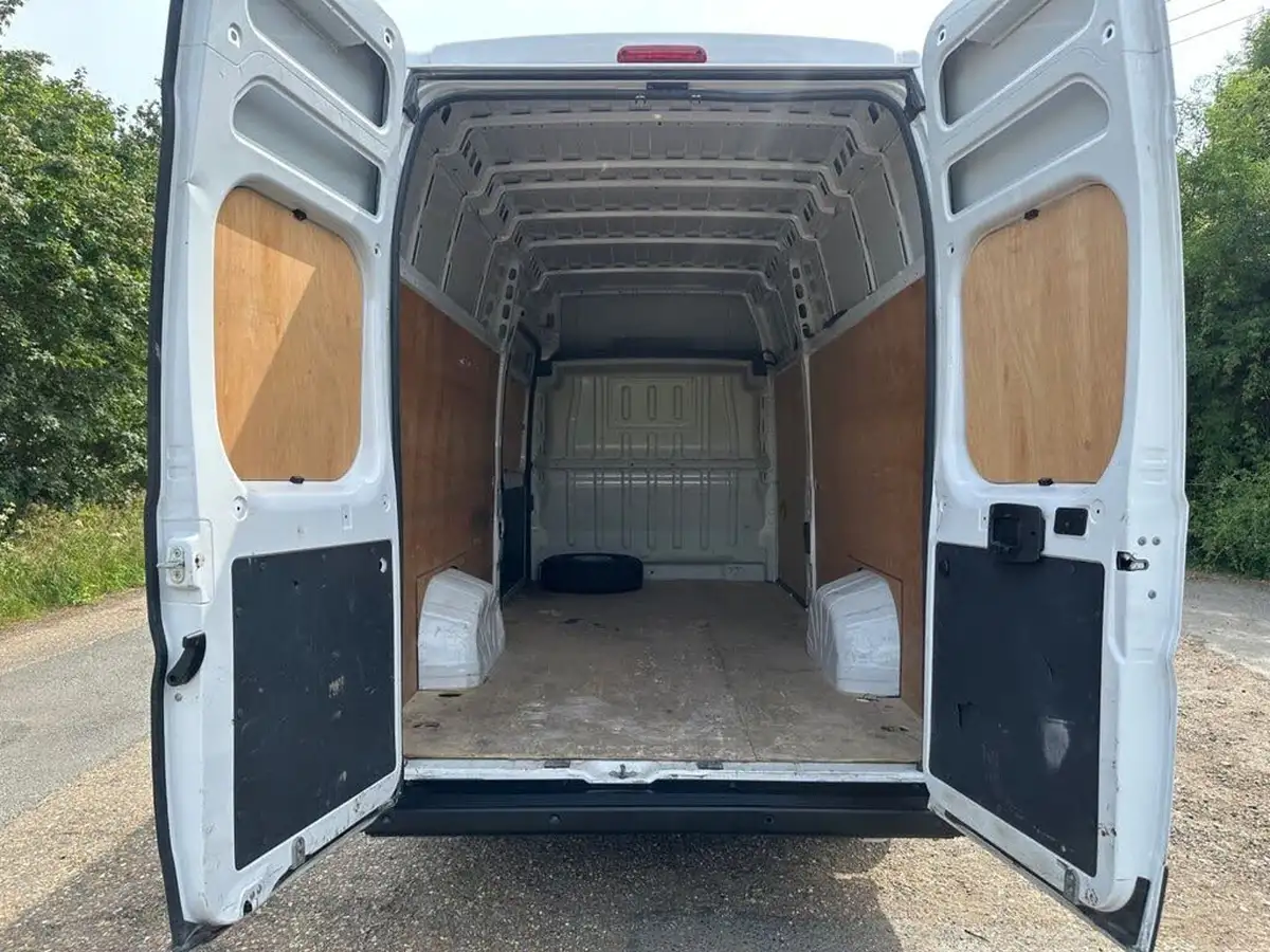 2022-peugeot-boxer-22-bluehdi-professional-435-l4-h3-big-18