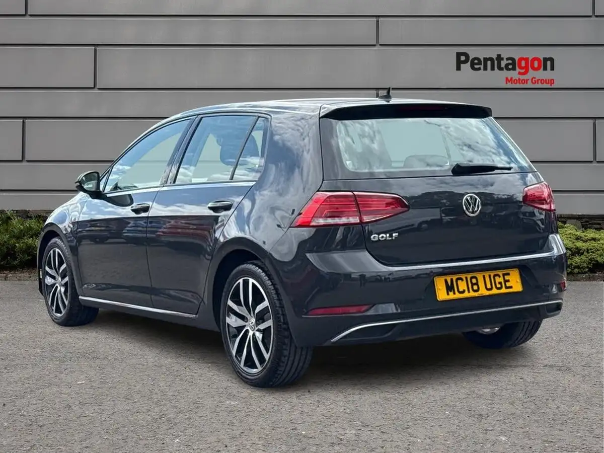 2018-volkswagen-golf-10-tsi-se-110ps-ss-hatchback-5d-big-1