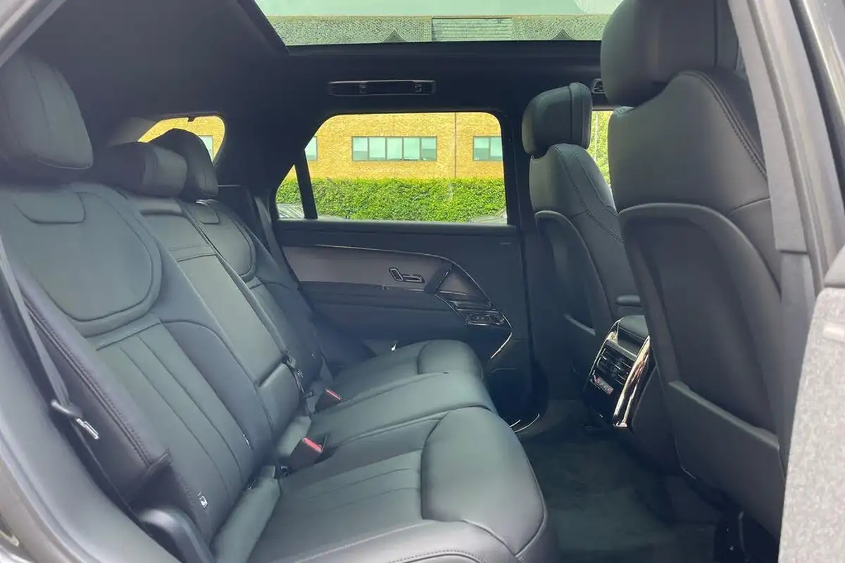 2025-land-rover-range-rover-sport-30-d250-edition-big-28