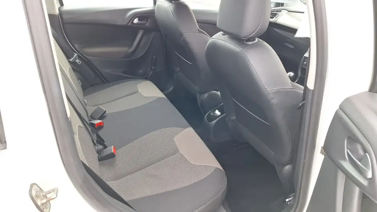 2013-citroen-c3-14hdi-vtr-big-6