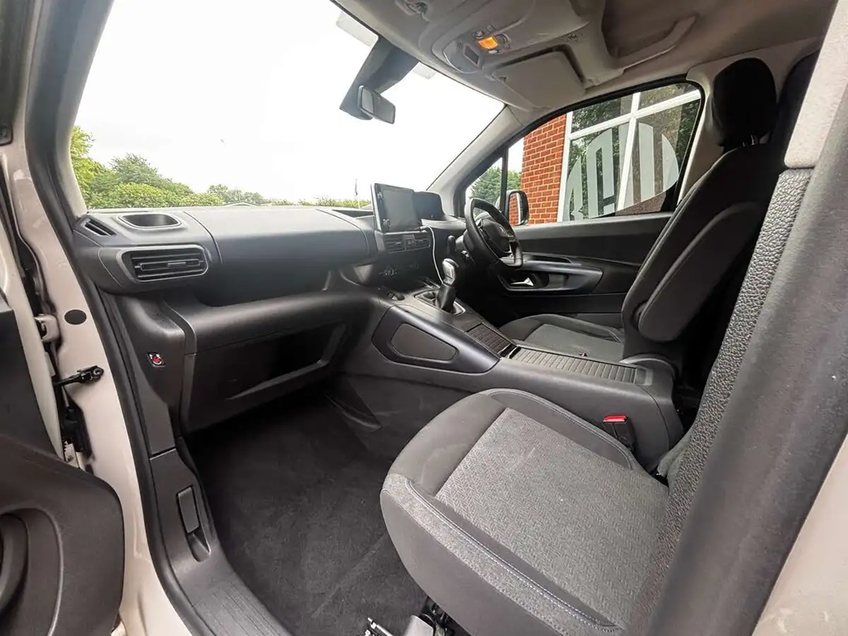 2019-peugeot-rifter-15-bluehdi-allure-100bhp-standard-big-19