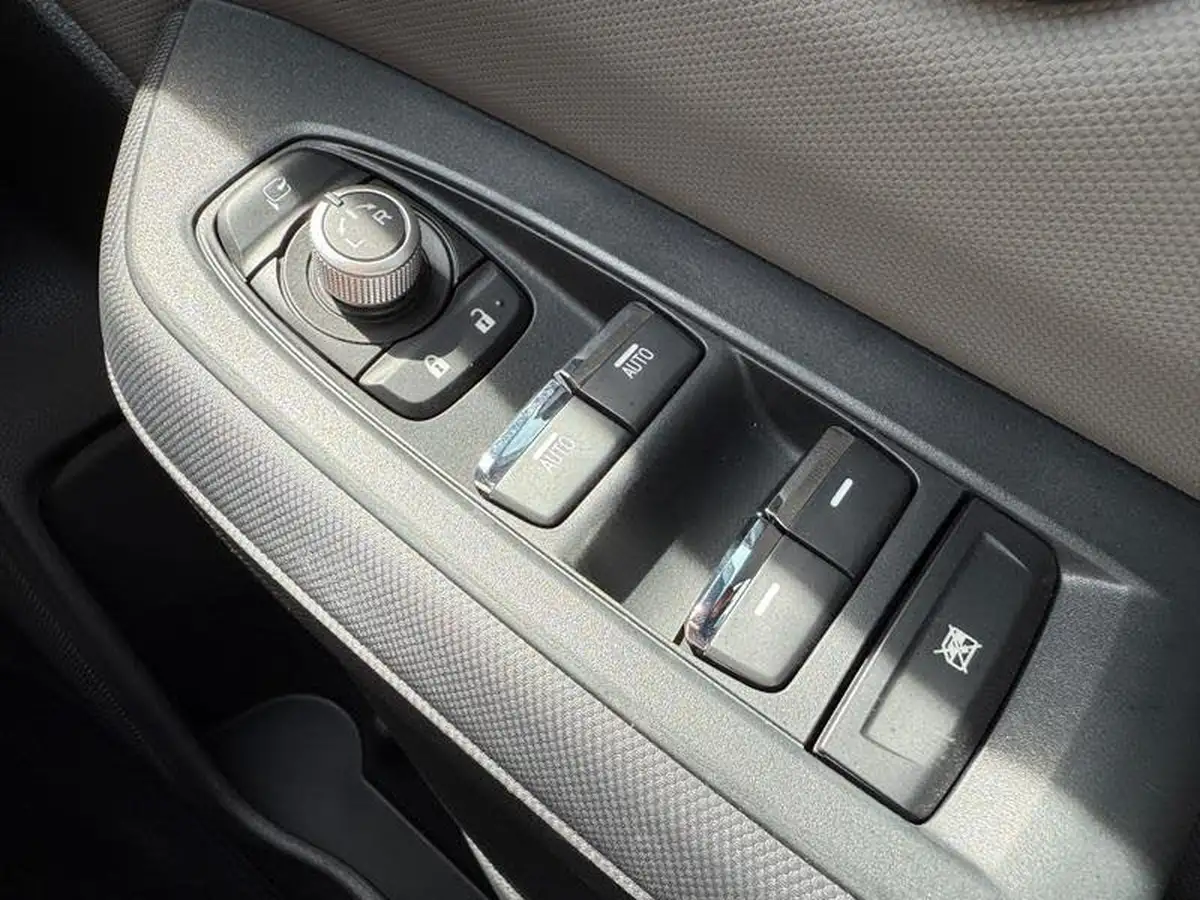 2025-subaru-forester-20-e-boxer-field-big-34