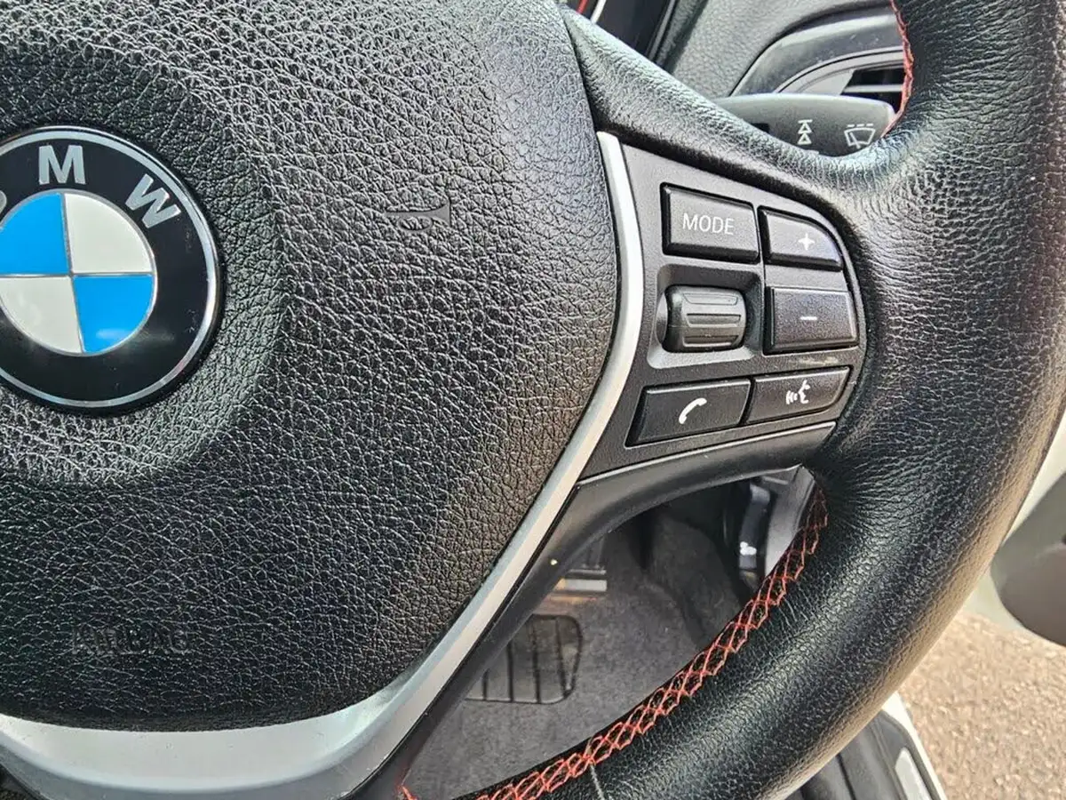 2012-bmw-1-series-20td-116d-sport-hatchback-5d-big-10