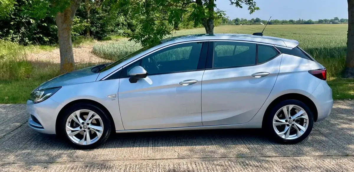 2017-vauxhall-astra-16cdti-sri-110ps-hatchback-big-21