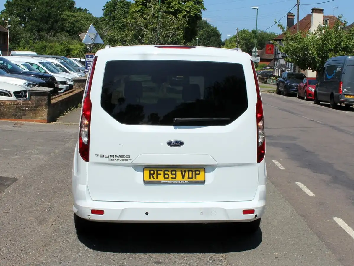2020-ford-grand-tourneo-connect-15-titanium-powershift-big-44