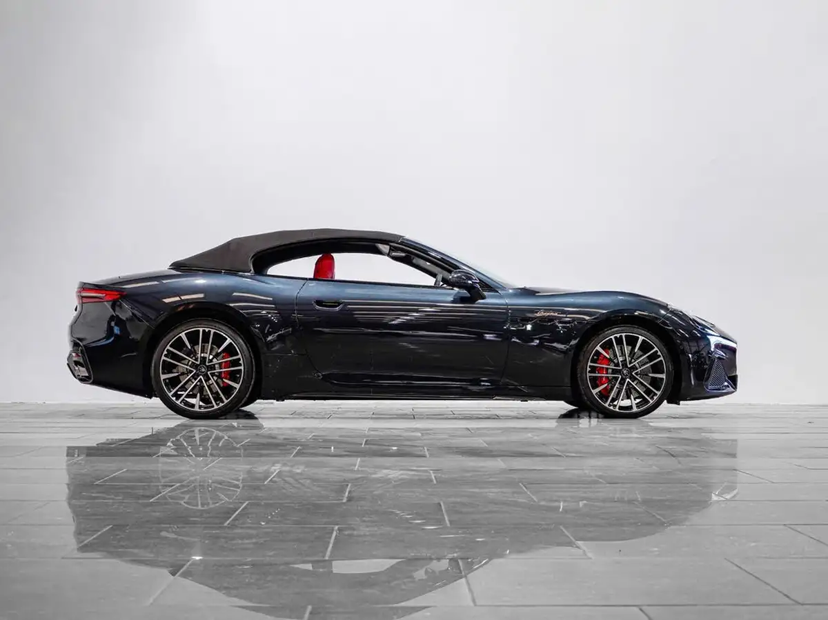 2024-maserati-grancabrio-30-trofeo-big-4