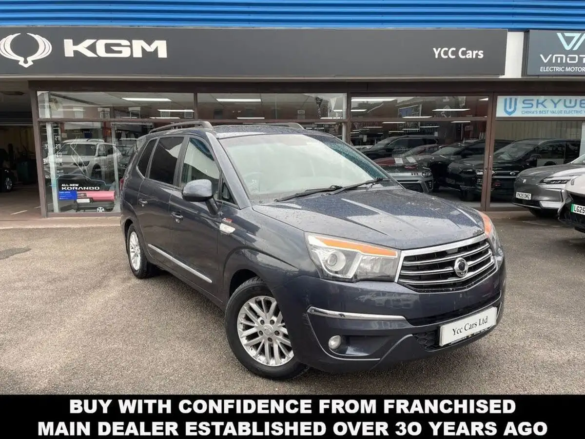 2014-kgm-ssangyong-turismo-20td-ex-big-0