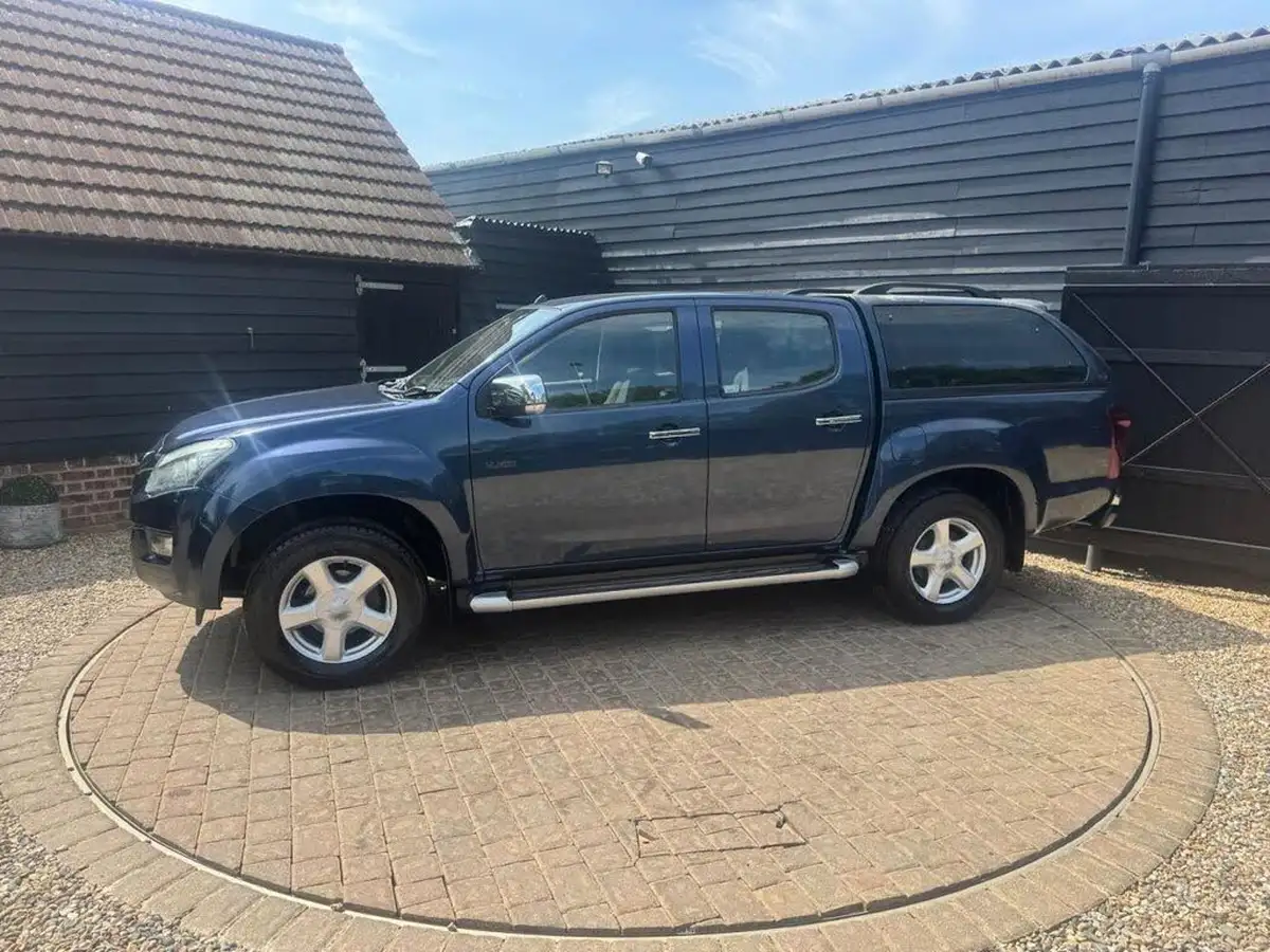2015-isuzu-d-max-25td-yukon-double-pickup-big-24
