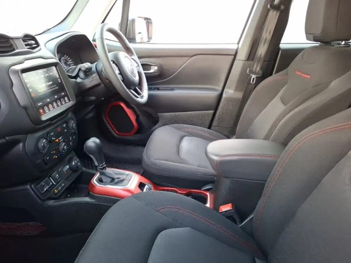 2022-jeep-renegade-13-gse-trailhawk-big-4