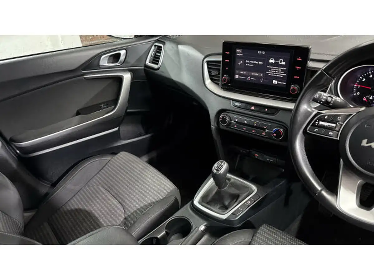 2022-kia-xceed-10-t-gdi-2-big-12