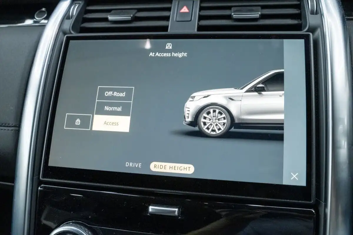 2021-land-rover-discovery-30-d300-commercial-hse-big-23