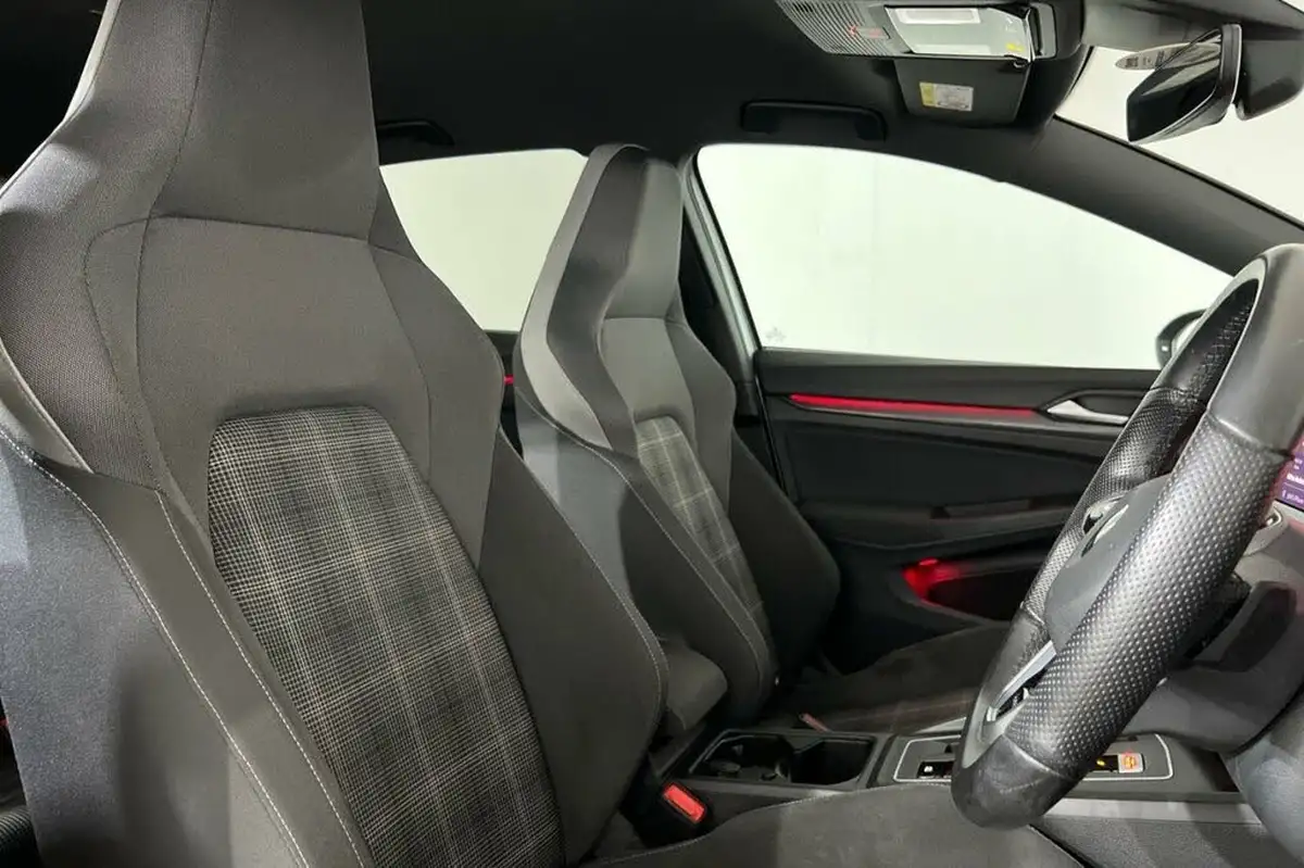 2021-volkswagen-golf-20tdi-gtd-big-20