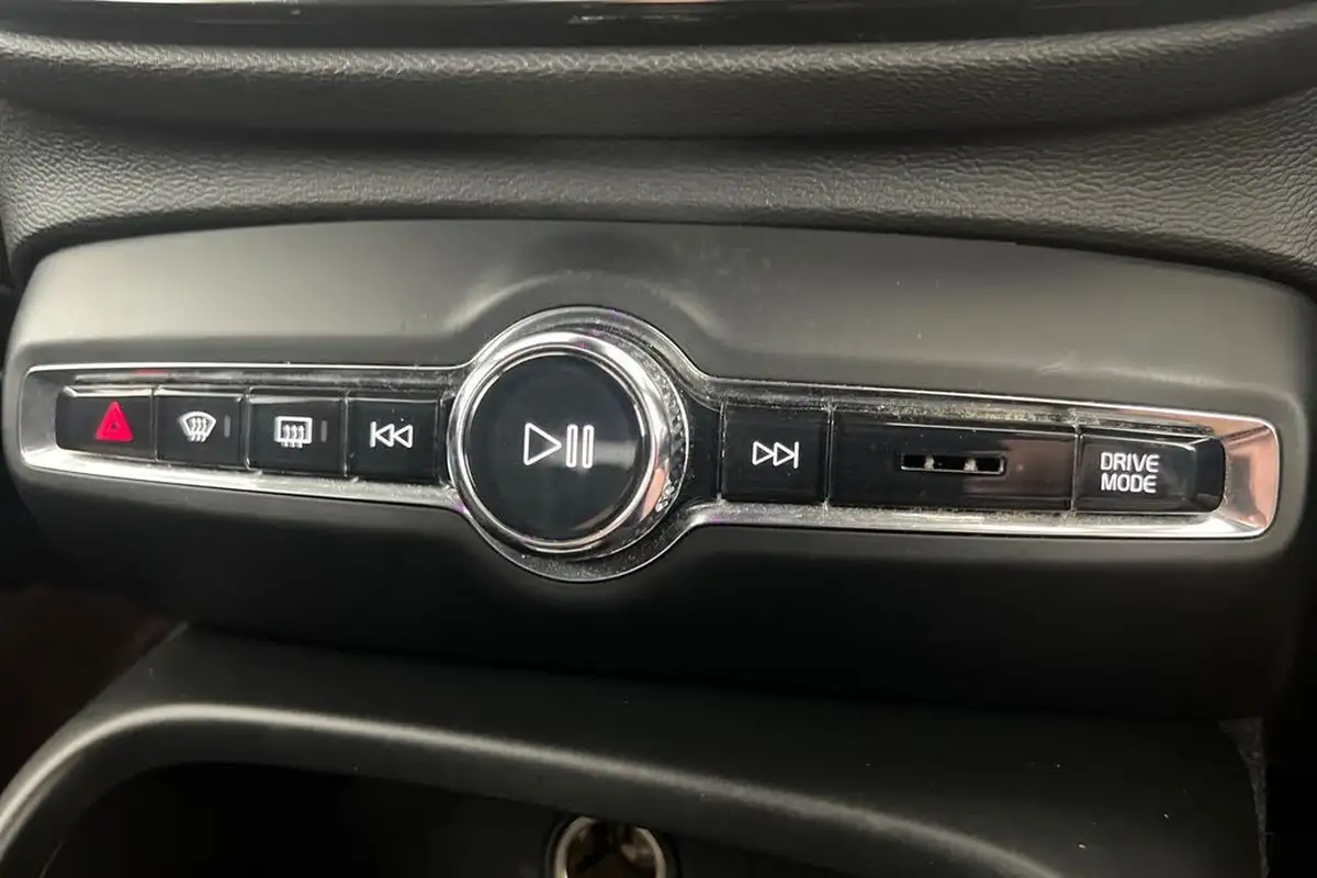 2021-volvo-xc40-20-b5-r-design-pro-250bhp-geartronic-big-13
