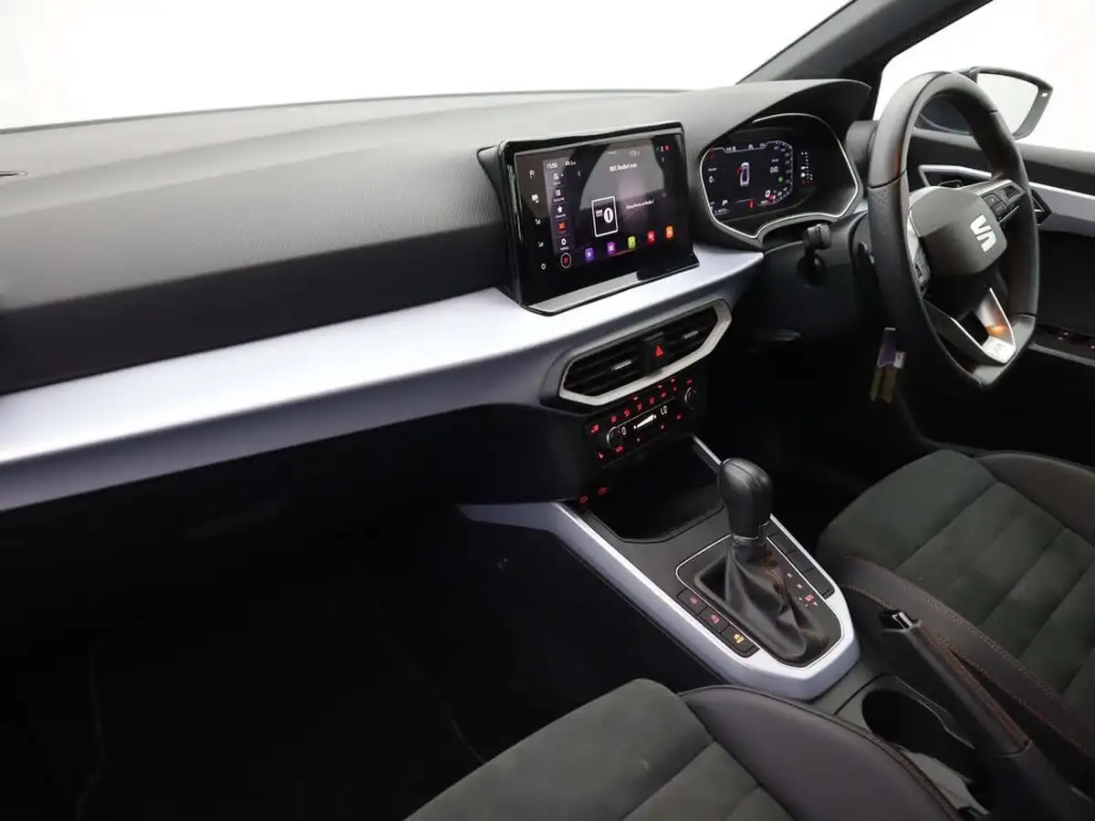 2022-seat-arona-15-tsi-fr-sport-big-12
