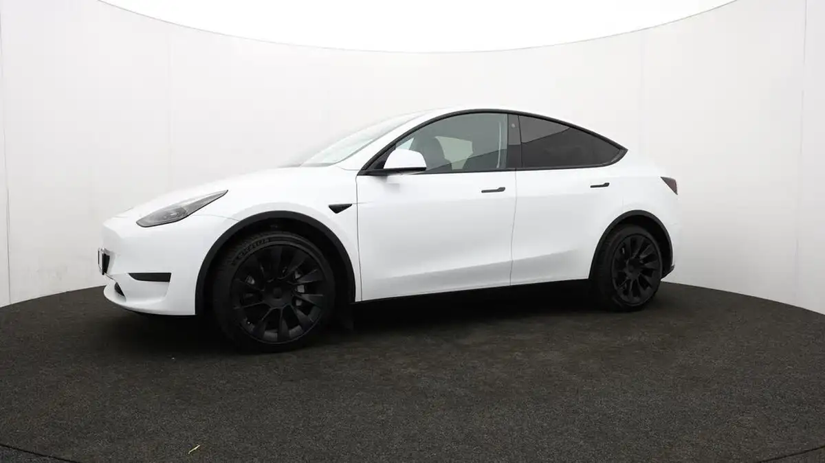 2023-tesla-model-y-e-rwd-big-67