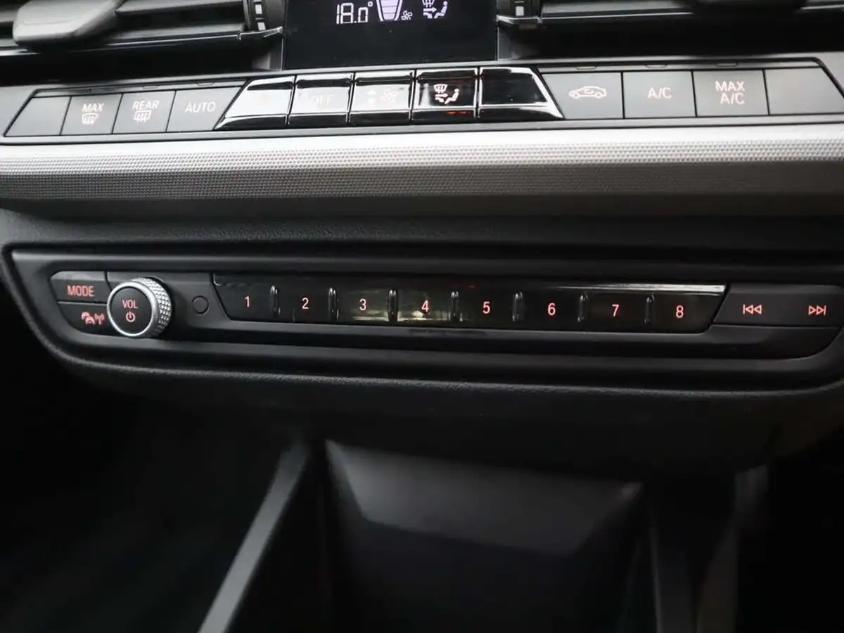 2021-bmw-1-series-15td-116d-se-lcp-big-27