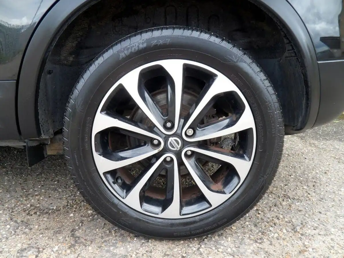 2012-nissan-qashqai-15td-n-tec-big-42