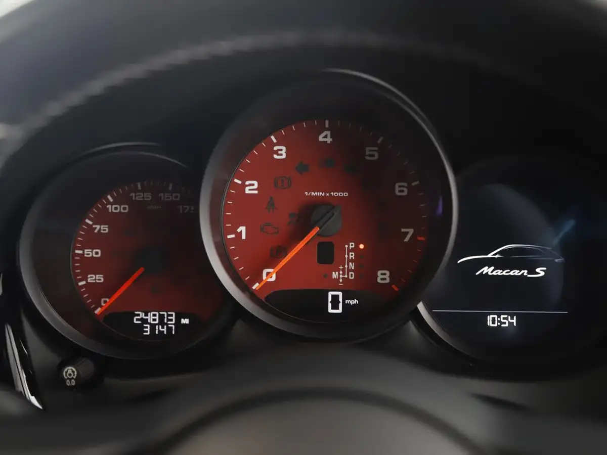 2021-porsche-macan-30-s-big-40