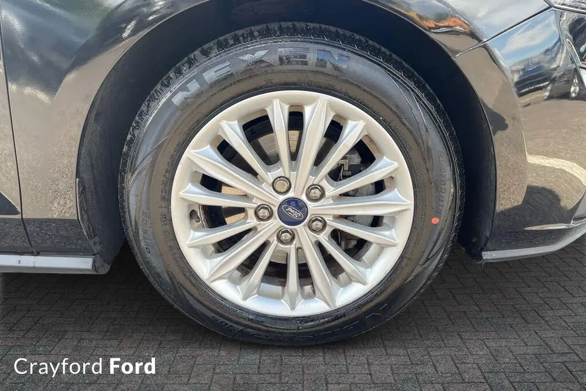 2020-ford-focus-big-7