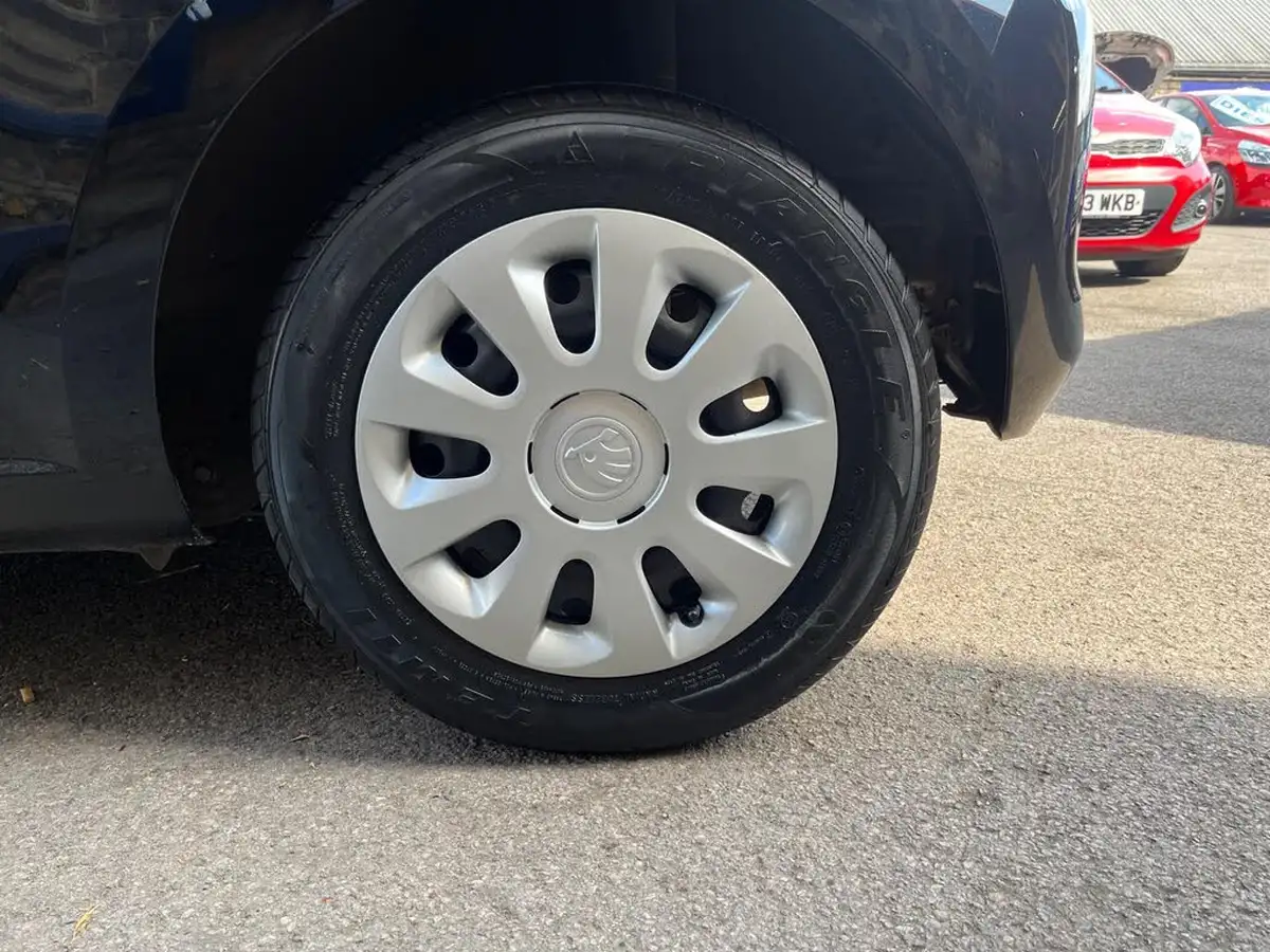 2014-skoda-citigo-10-se-60ps-3d-big-11