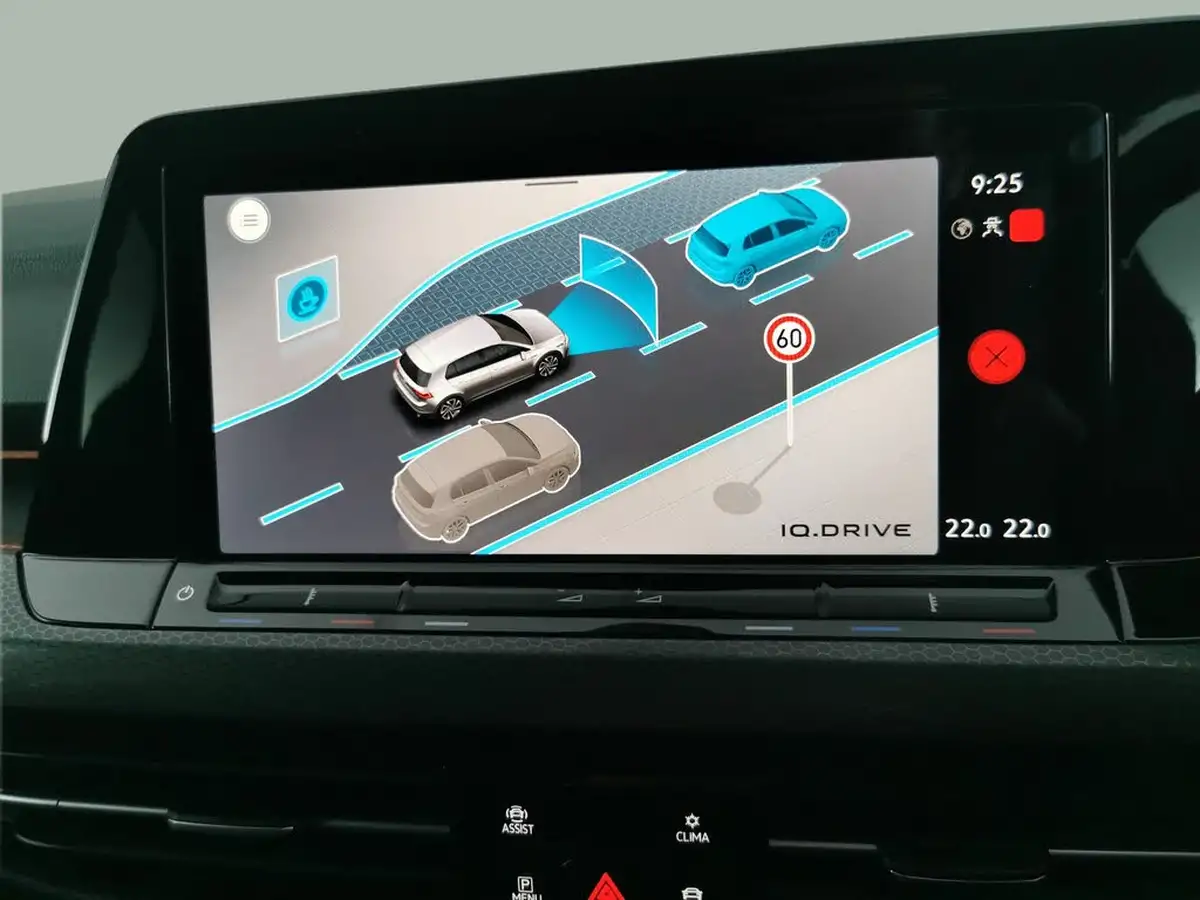2022-volkswagen-golf-20-tsi-gti-big-28