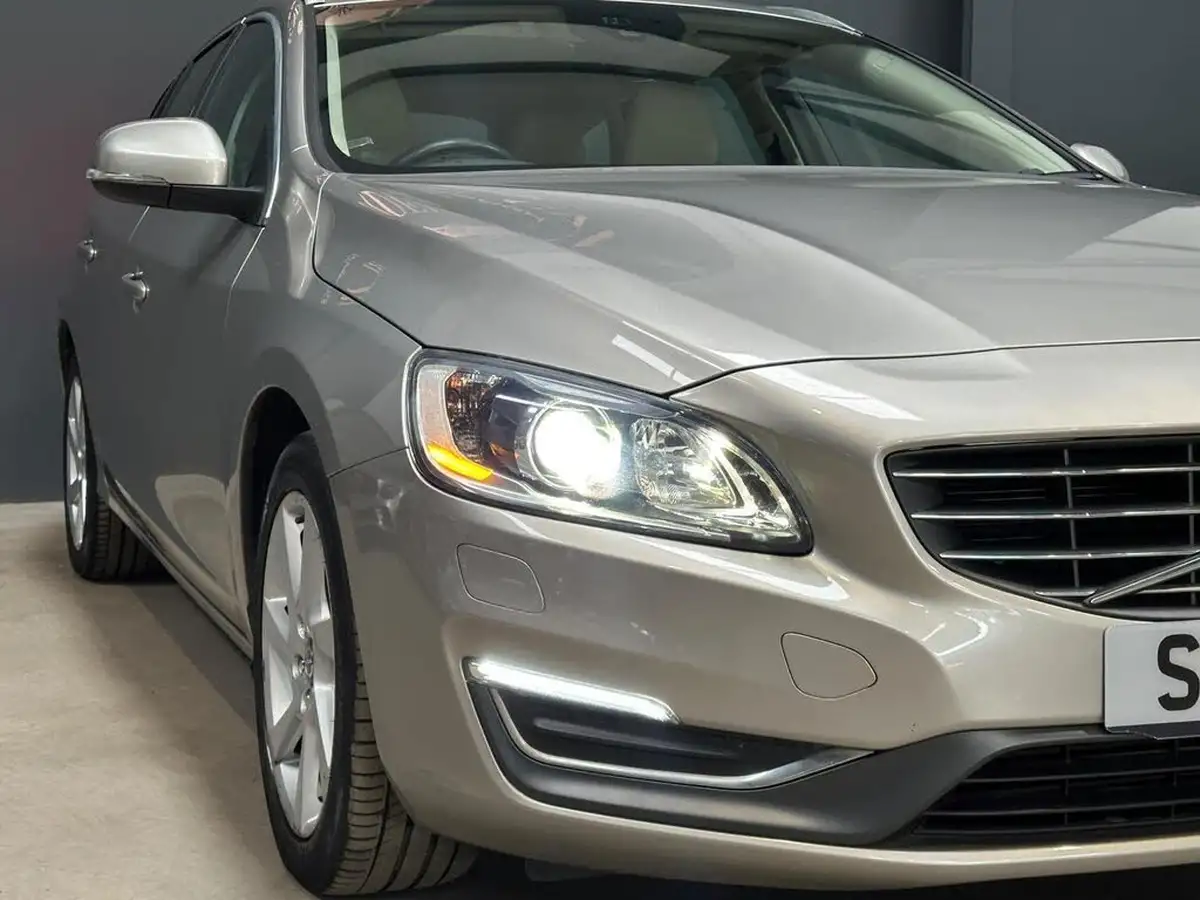 2014-volvo-v60-16td-d2-se-lux-big-6