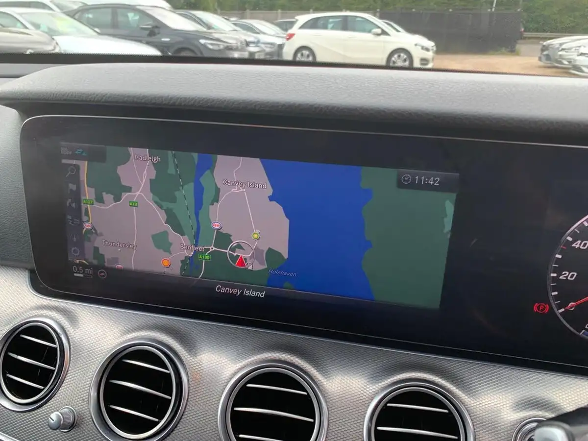2019-mercedes-benz-e-class-20d-e220d-se-ss-saloon-4d-big-14