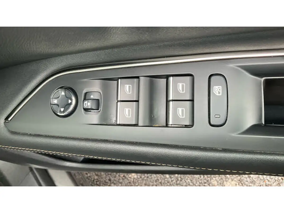 2022-peugeot-3008-suv-16-puretech-gt-premium-300bhp-4wd-hybrid4-e-eat8-big-34