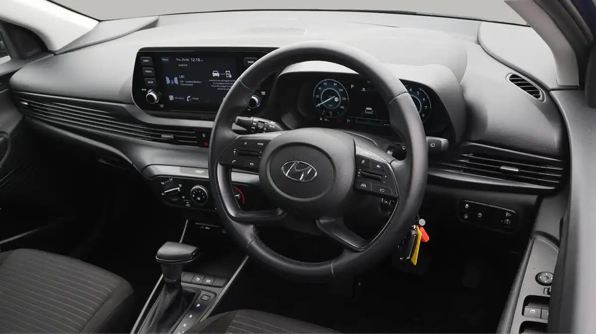 2022-hyundai-i20-10-t-gdi-se-connect-dct-big-9