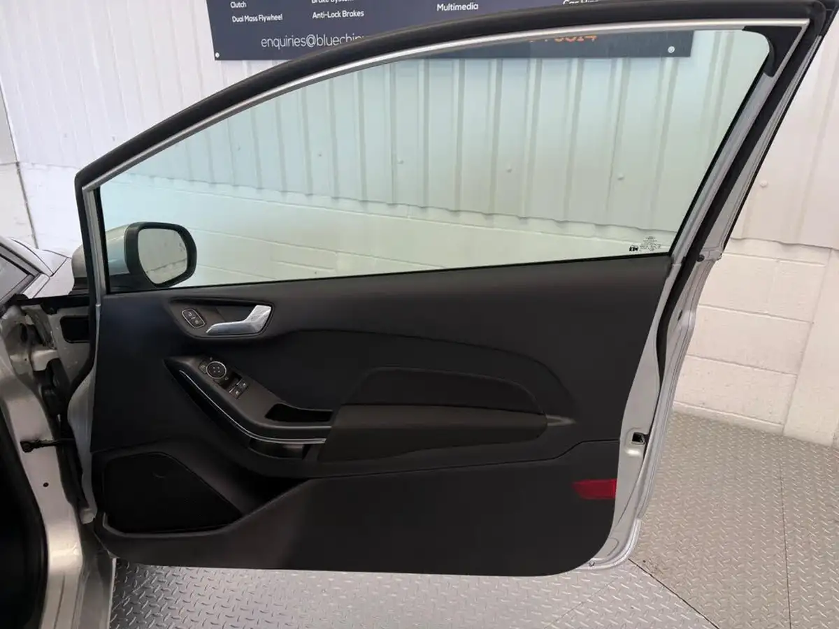 2018-ford-fiesta-10t-titanium-100ps-3d-auto-big-16