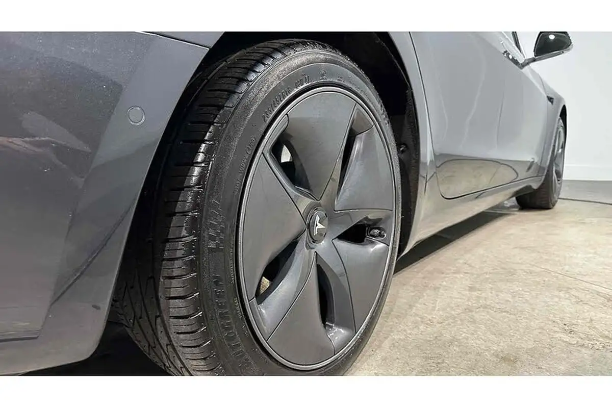2019-tesla-model-3-e-standard-plus-big-15