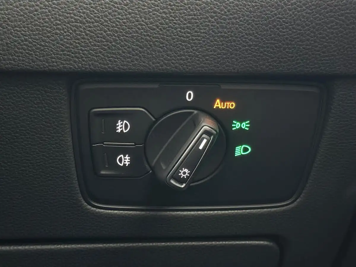 2023-volkswagen-passat-15-tsi-se-nav-big-24