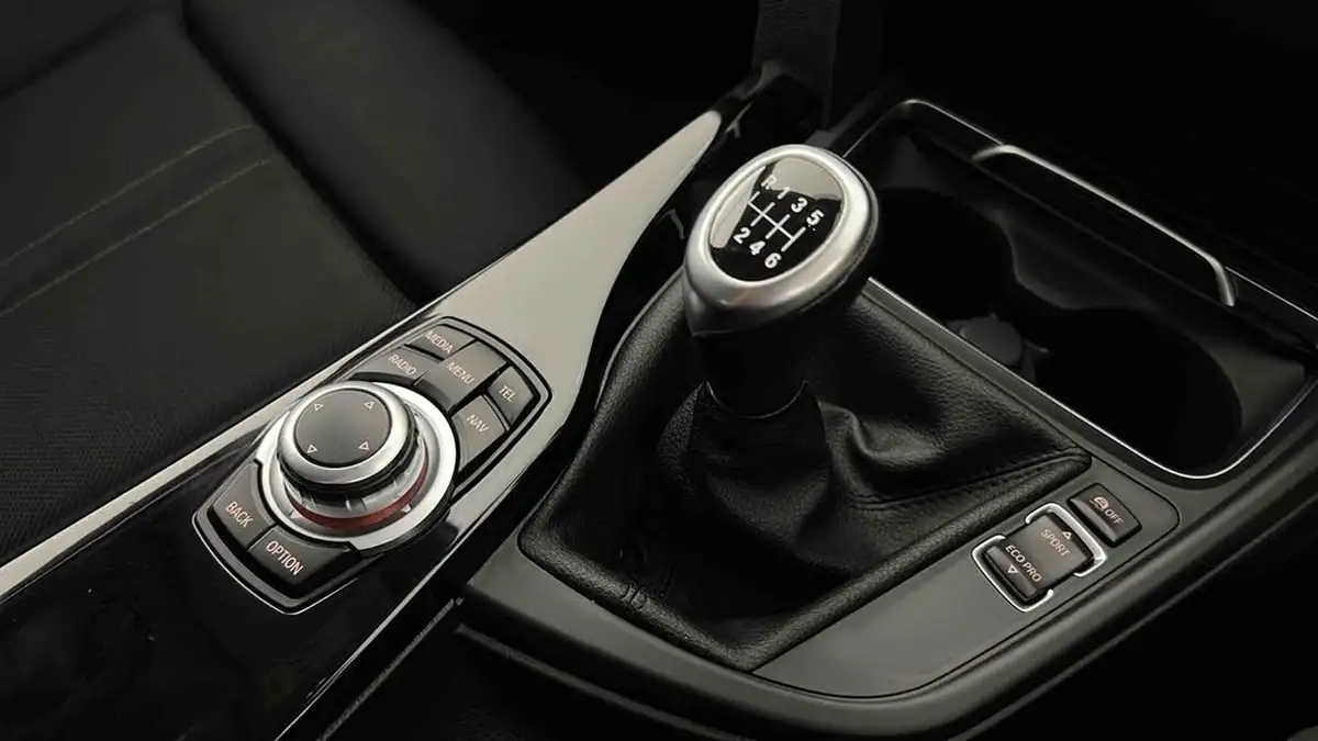 2017-bmw-3-series-15-318i-sport-touring-5d-big-18