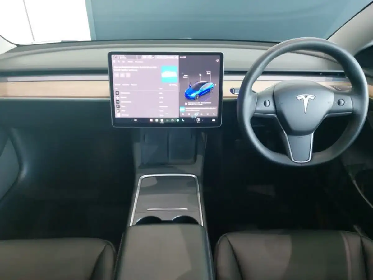 2022-tesla-model-3-e-long-range-big-2