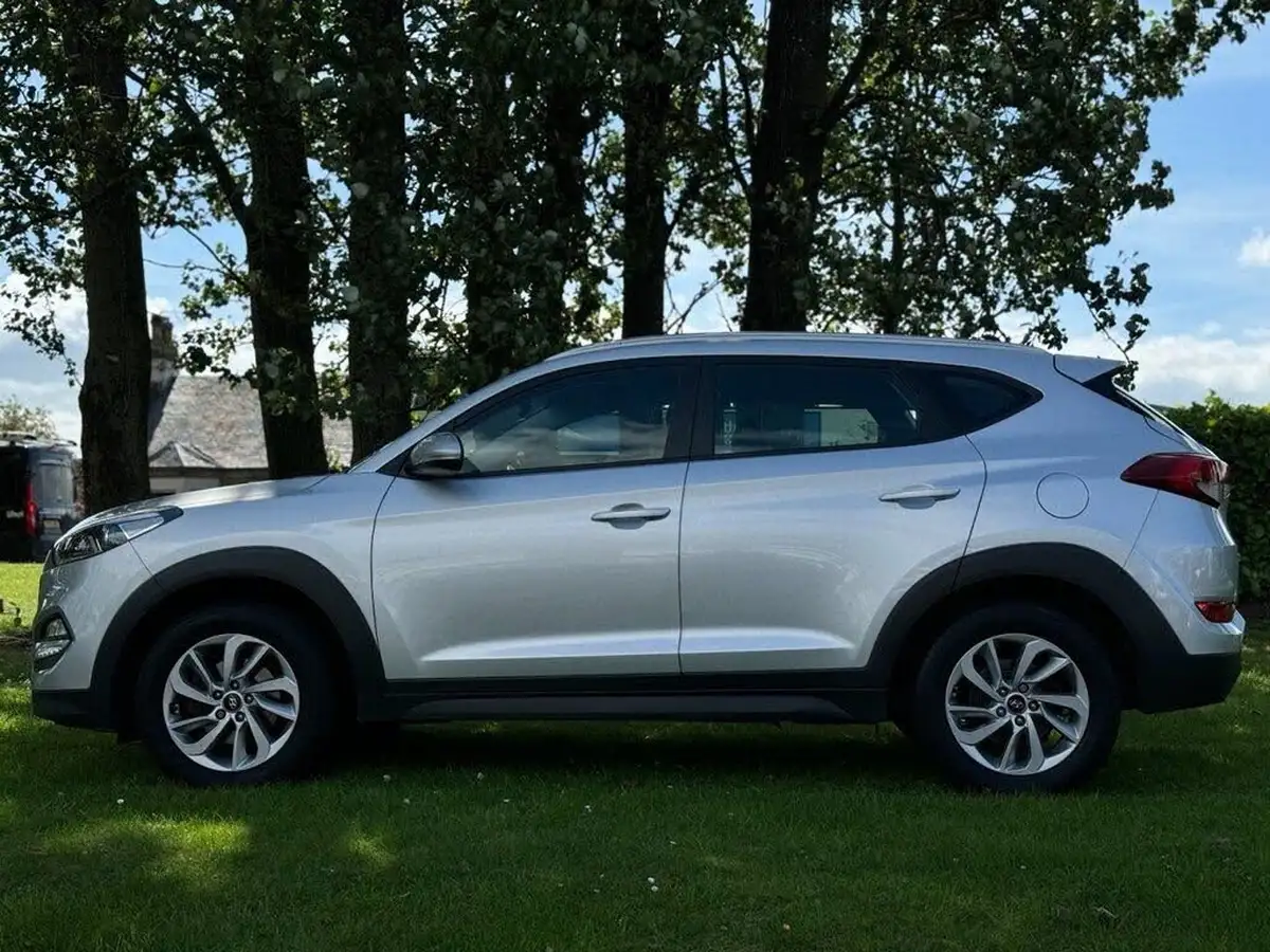 2017-hyundai-tucson-17crdi-blue-drive-se-nav-116ps-big-7