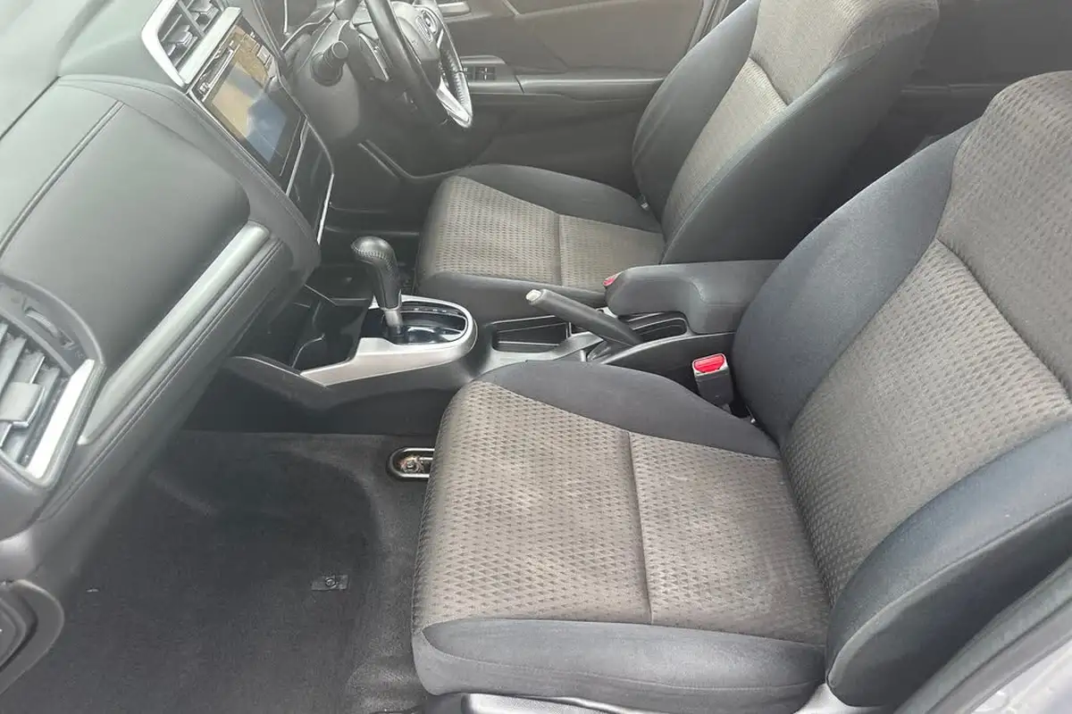 2018-honda-jazz-13-i-vtec-ex-navi-cvt-big-6