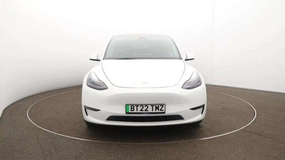 2022-tesla-model-y-e-long-range-big-42
