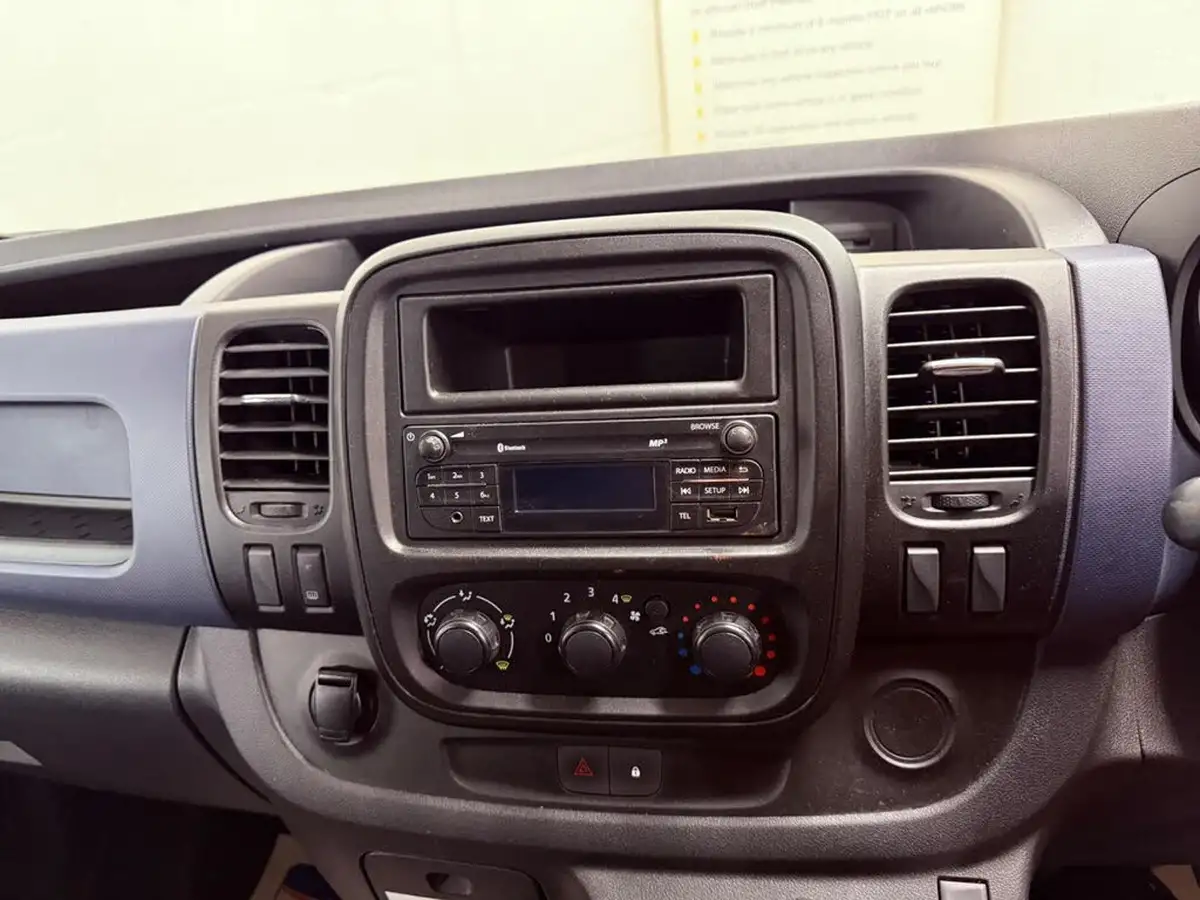 2018-vauxhall-vivaro-16cdti-2900-l1h1-120pseu6-panel-van-big-10