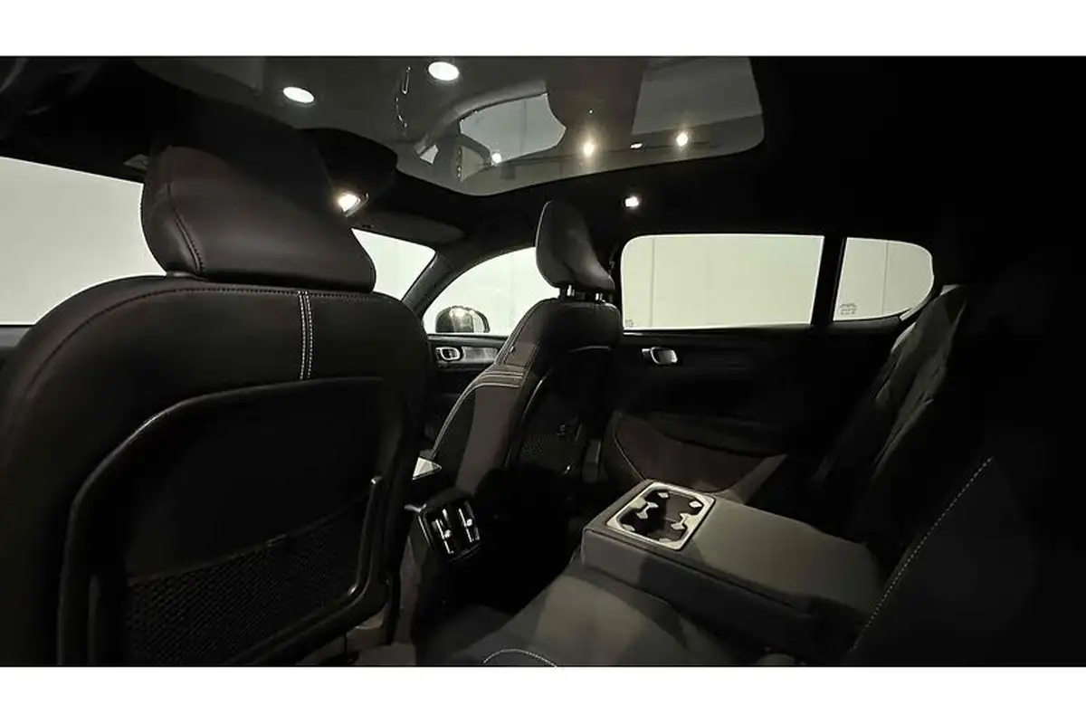 2022-volvo-c40-e-twin-recharge-pro-big-27