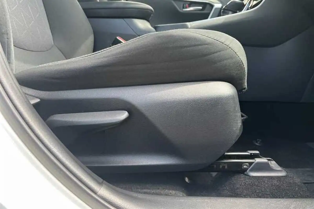 2019-toyota-rav4-25-vvt-i-design-215bhp-big-25