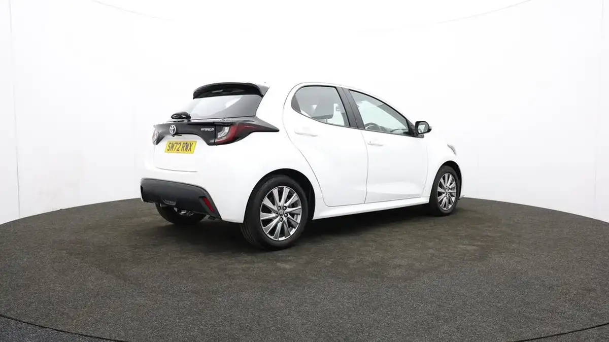 2022-toyota-yaris-15-vvt-i-icon-big-36