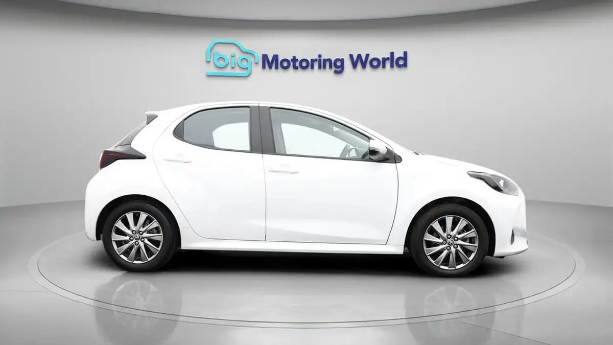 2022-toyota-yaris-15-vvt-i-icon-big-8