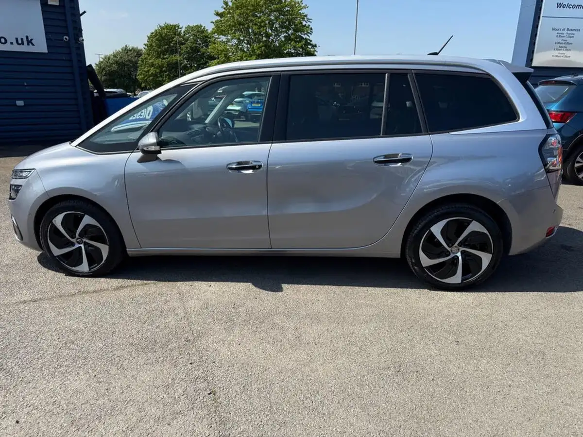 2017-citroen-grand-c4-picasso-20bluehdi-flair-big-11