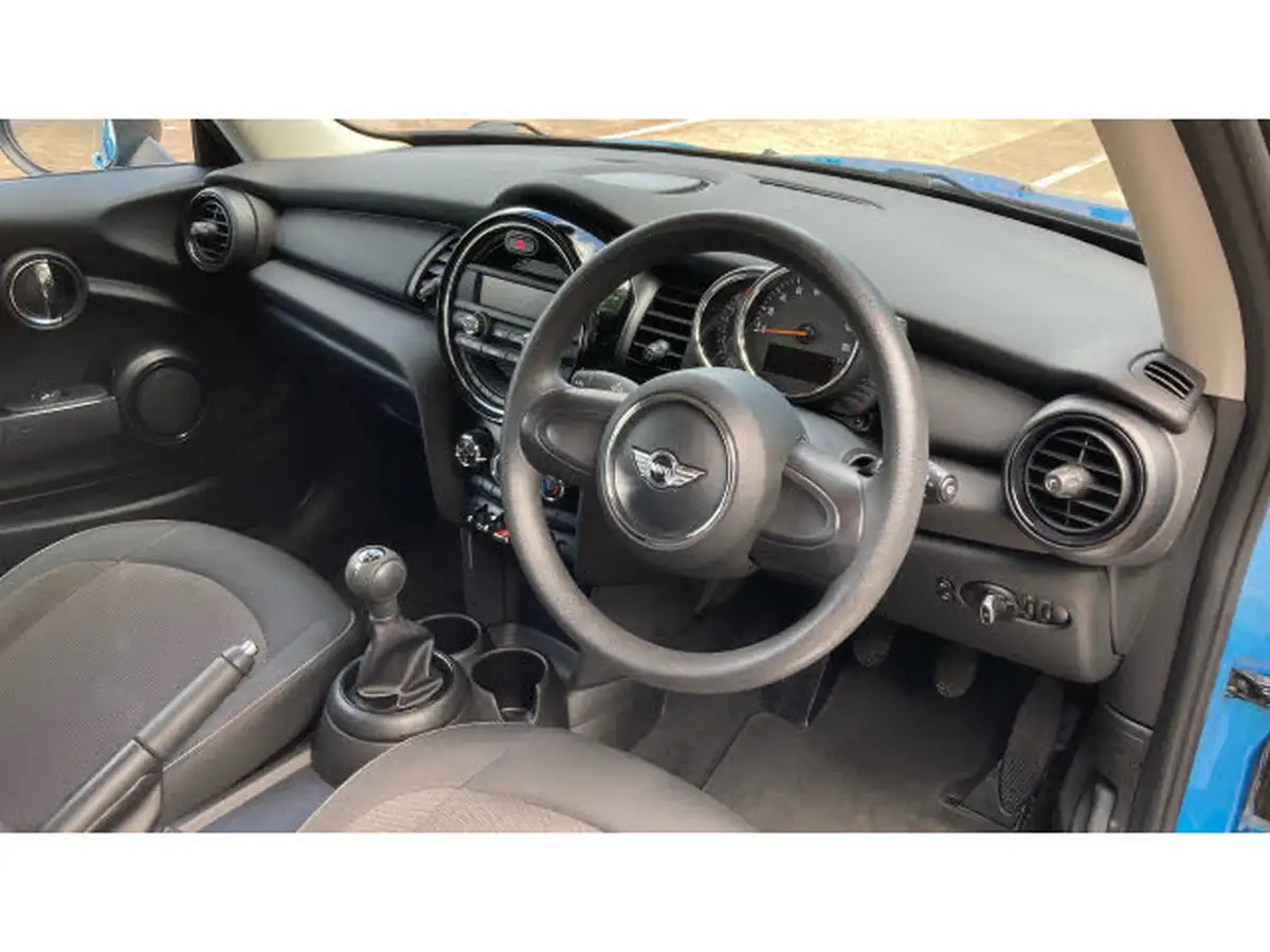 2017-mini-cooper-12-one-3d-big-10