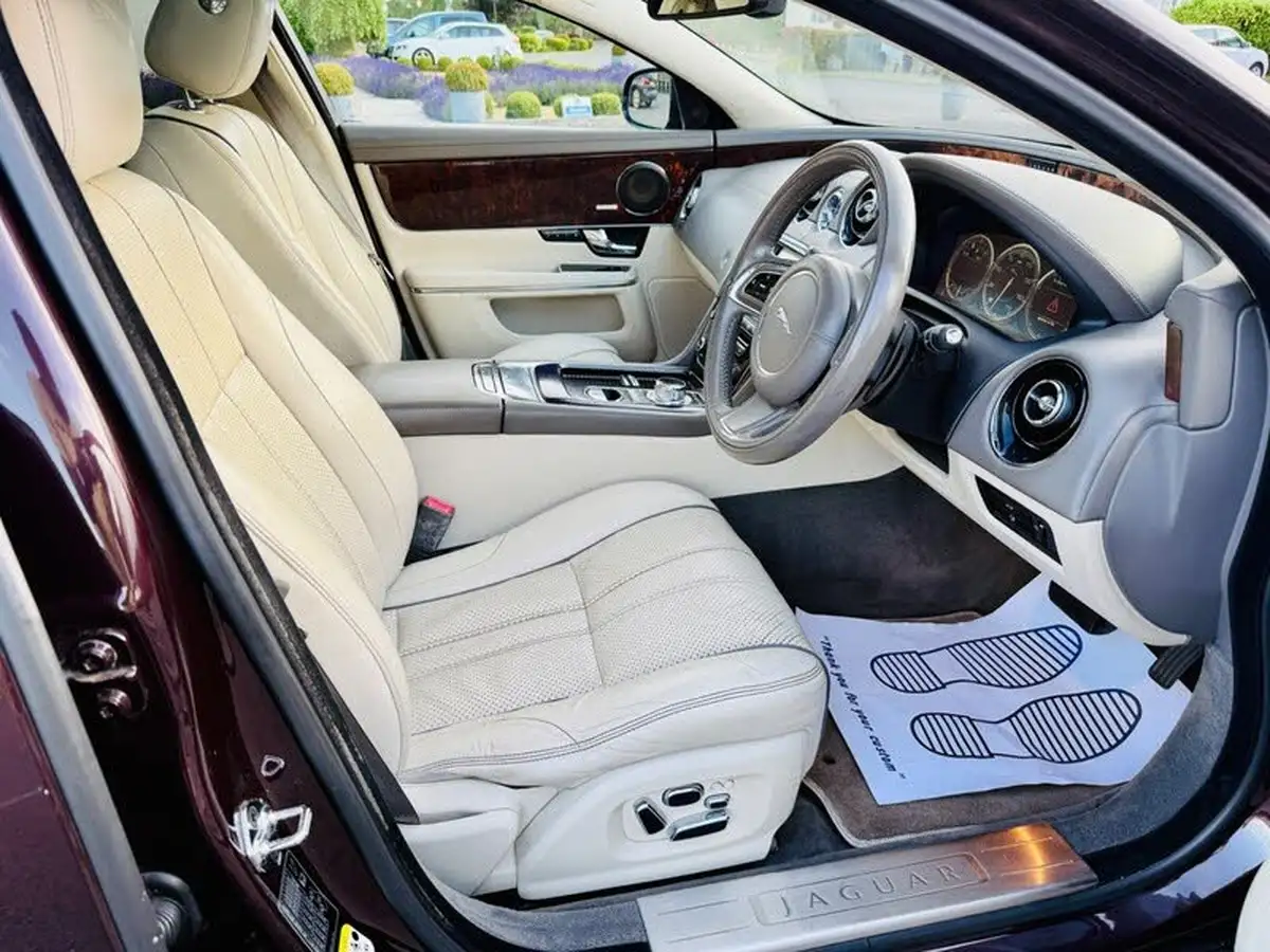 2010-jaguar-xj-series-30td-xj-portfolio-big-19