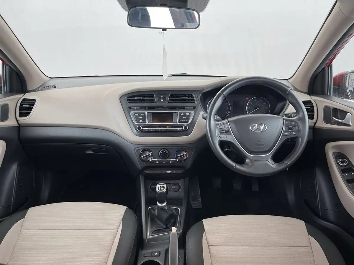 2015-hyundai-i20-12-se-hatchback-5d-big-7