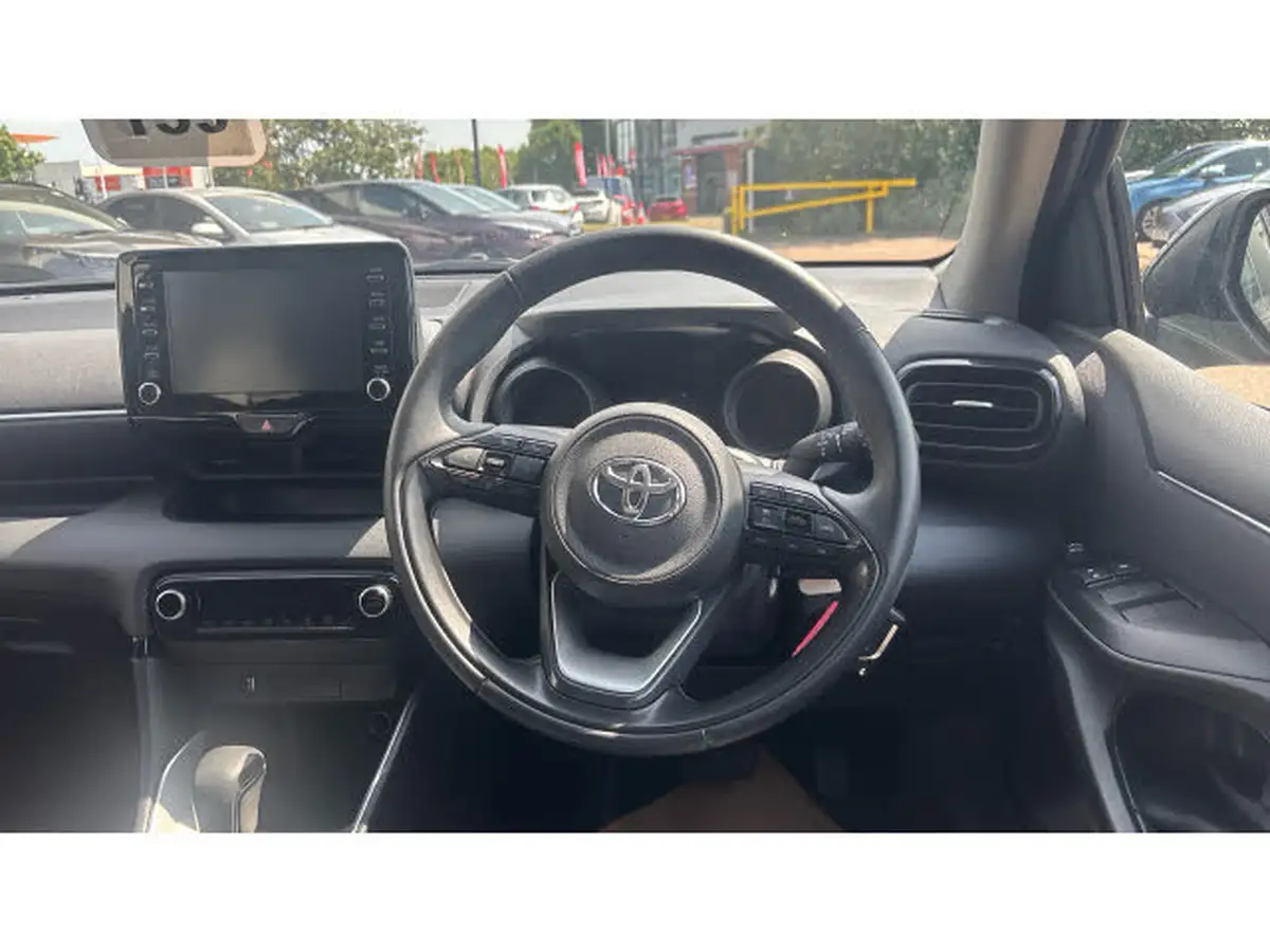 2023-toyota-yaris-15-vvt-i-design-big-7